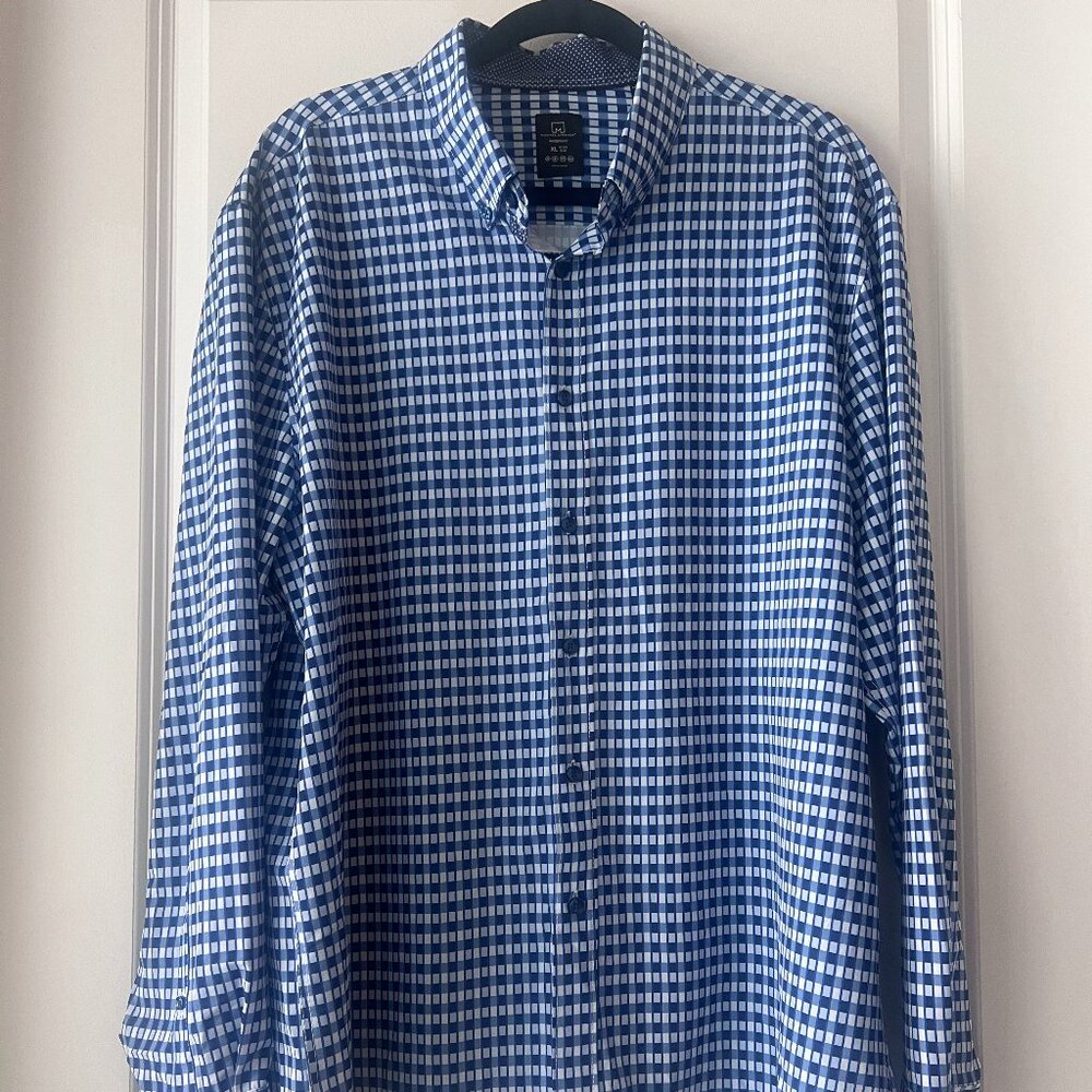 Michael Strahan Long Sleeve Button Down Business Casual Button Up Shirt for Men